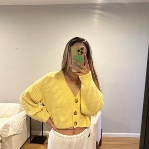 H&M medium yellow sweater